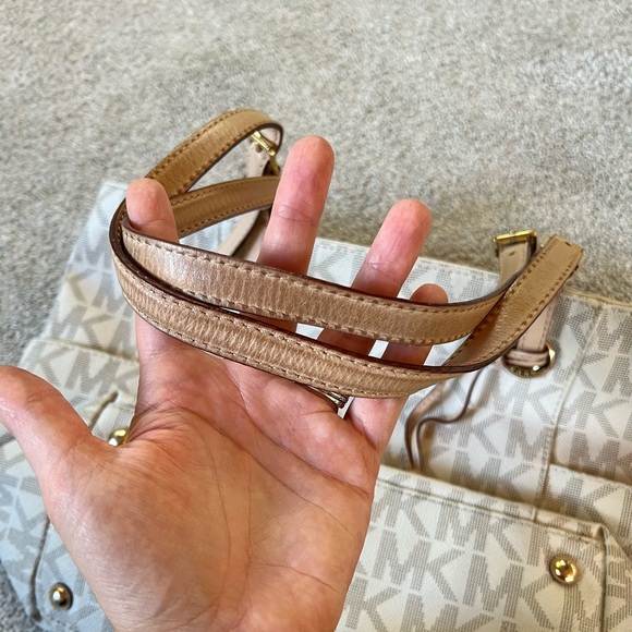 Michael Kors Jet Set Tote - Gently Used - Picture 7 of 9